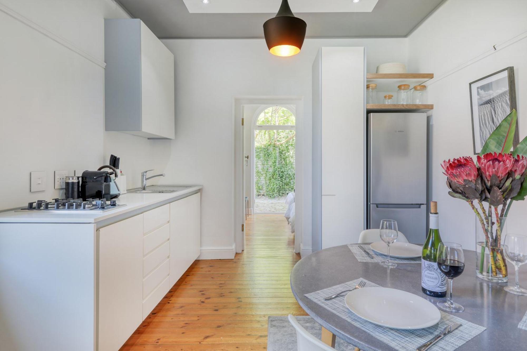 Behr Road Apartment With Sea View Patio Cape Town Exterior foto